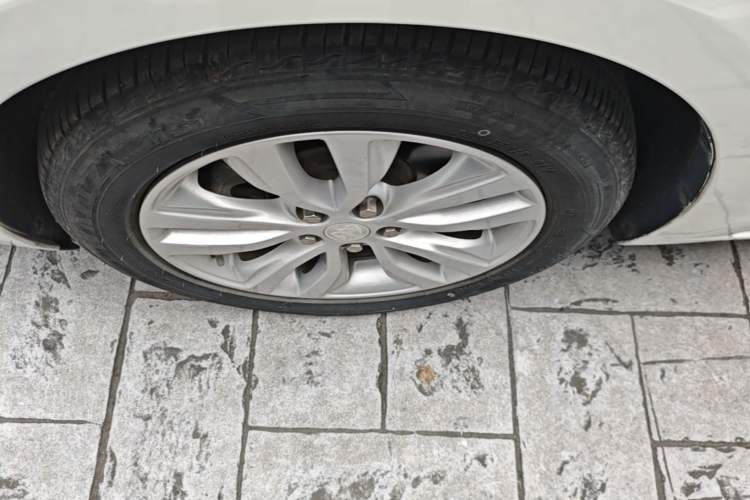 Used Buick GT 2021 Revised Version Flagship 1.5L Automatic Elite Edition Left Front Wheel Hub