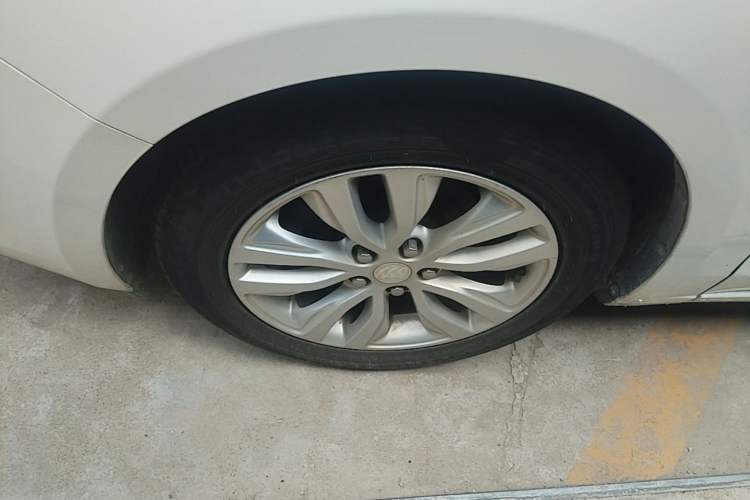 Used Buick GT 2021 Revised Version Flagship 1.5L Automatic Elite Edition Left Front Wheel Hub