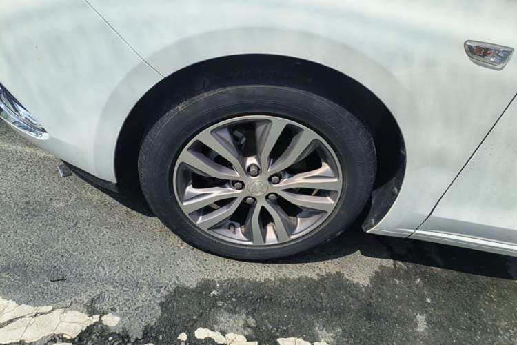 Used Buick GT 2021 Revised Version 1.3T Automatic Mild Hybrid Elite Edition Left Front Wheel Hub