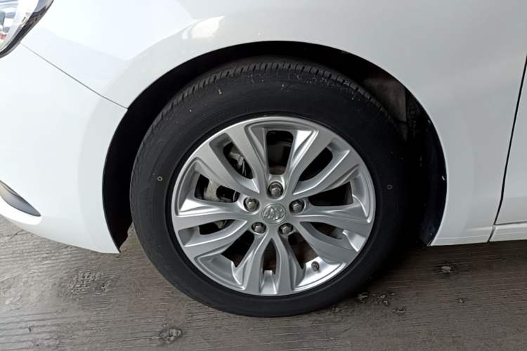 Used Buick GT 2021 Exemplar 1.5L Automatic Elite Version Left Front Wheel Hub