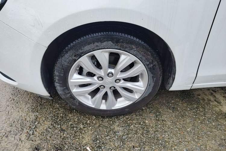 Used Buick GT 2021 Revised Version Flagship 1.5L Automatic Elite Edition Left Front Wheel Hub