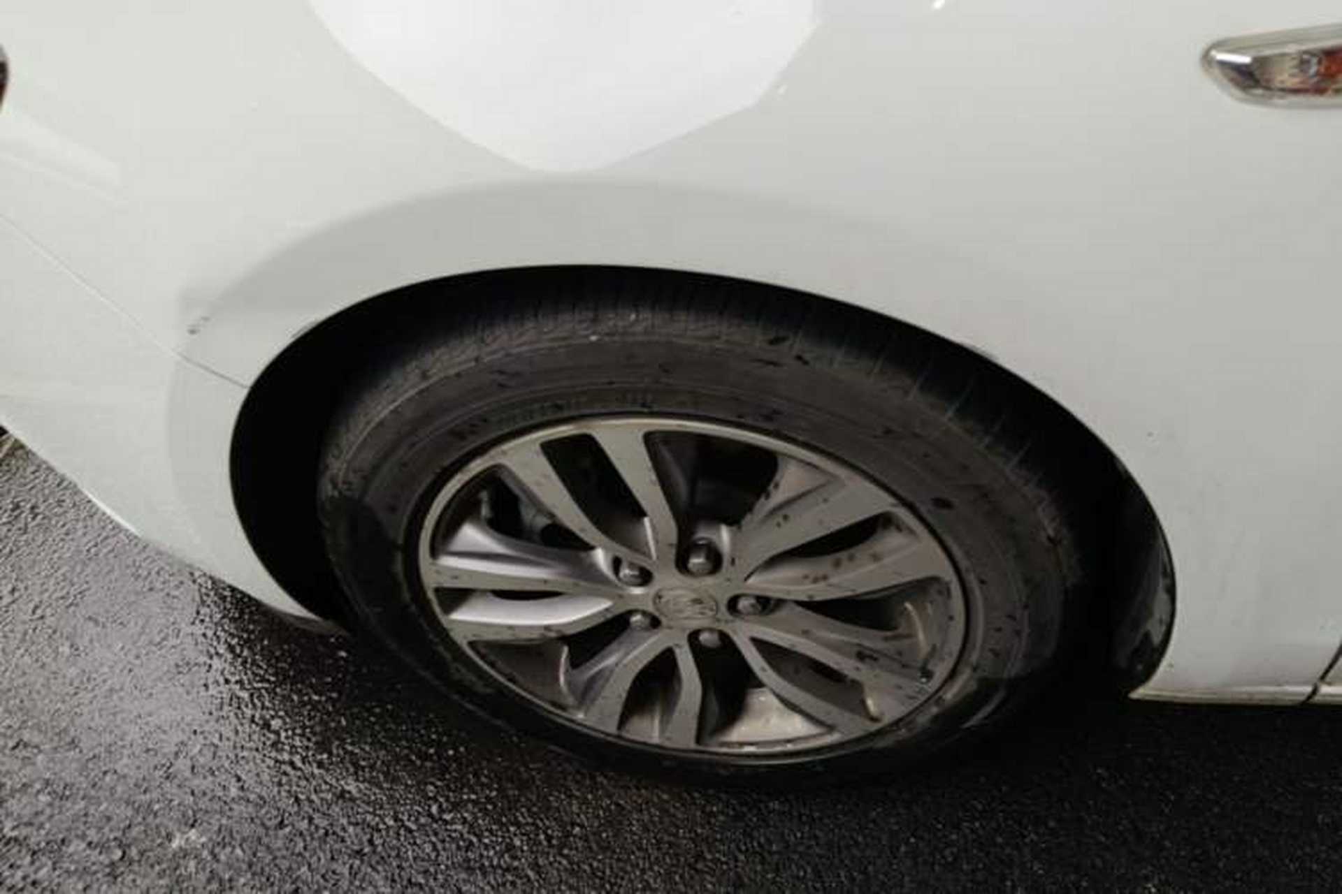 Used Buick GT 2021 Revised Version 1.3T Automatic Mild Hybrid Elite Edition Left Front Wheel Hub