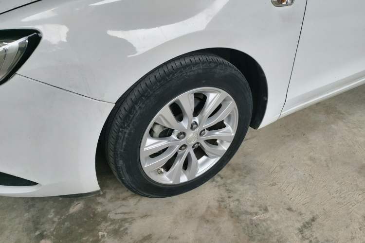 Used Buick GT 2021 Revised Version Flagship 1.5L Automatic Elite Edition Left Front Wheel Hub