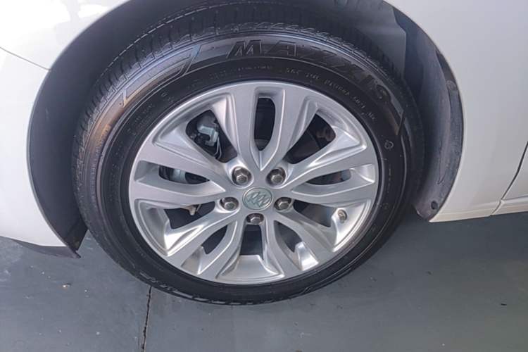 Used Buick GT 2021 Revised Version Flagship 1.5L Automatic Entry-Level Trim Left Front Wheel Hub