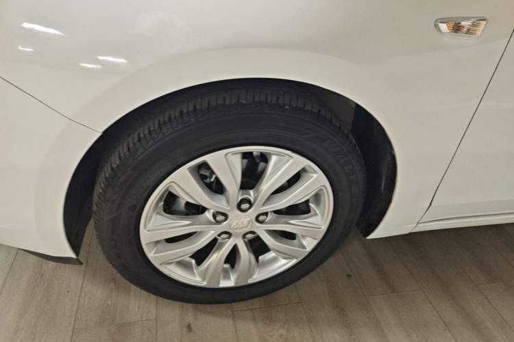 Used Buick GT 2021 Revised Version Flagship 1.5L Automatic Elite Edition Left Front Wheel Hub