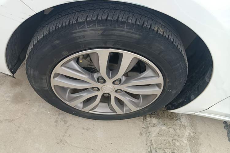 Used Buick GT 2021 1.3T Automatic Mild Hybrid Elite Version Left Front Wheel Hub