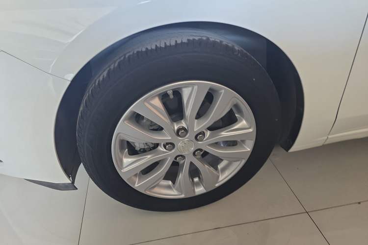 Used Buick GT 2021 Revised Version Flagship 1.5L Automatic Elite Edition Left Front Wheel Hub