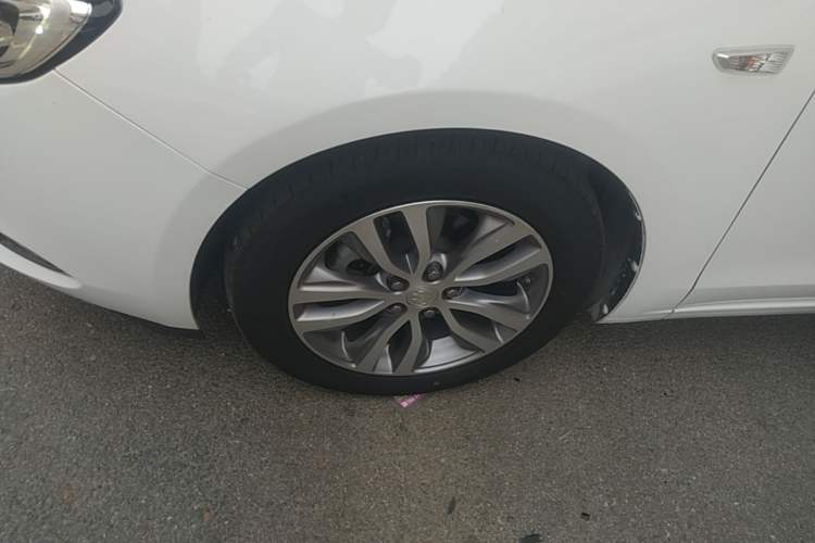 Used Buick GT 2021 1.3T Automatic Mild Hybrid Elite Version Left Front Wheel Hub