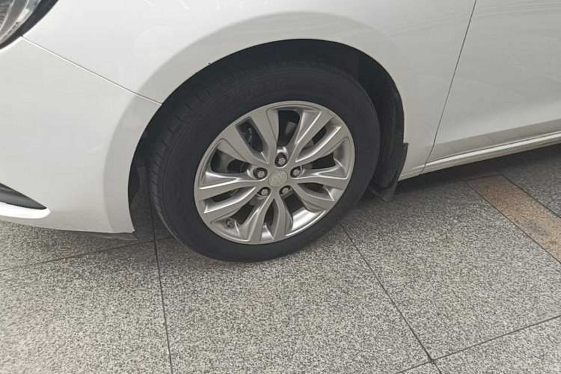 Used Buick GT 2021 Revised Version Flagship 1.5L Automatic Elite Edition Left Front Wheel Hub
