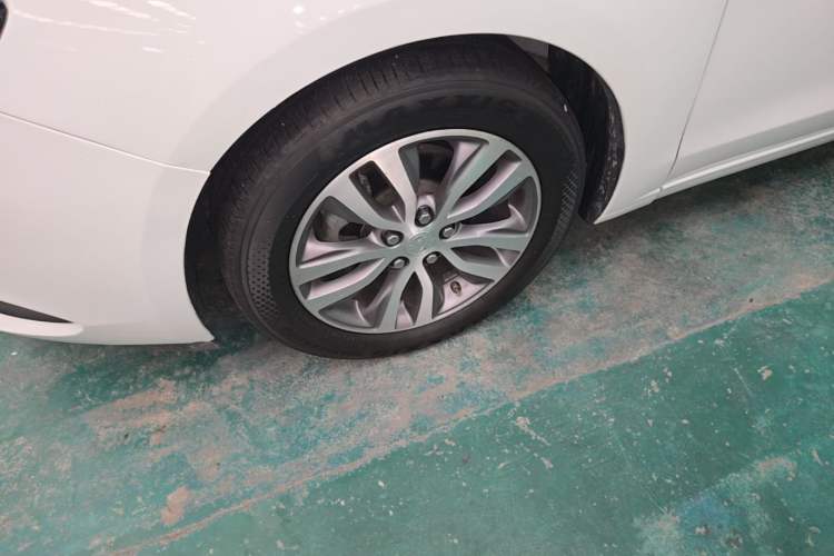 Used Buick GT 2021 Revised Version 1.3T Automatic Mild Hybrid Elite Edition Left Front Wheel Hub