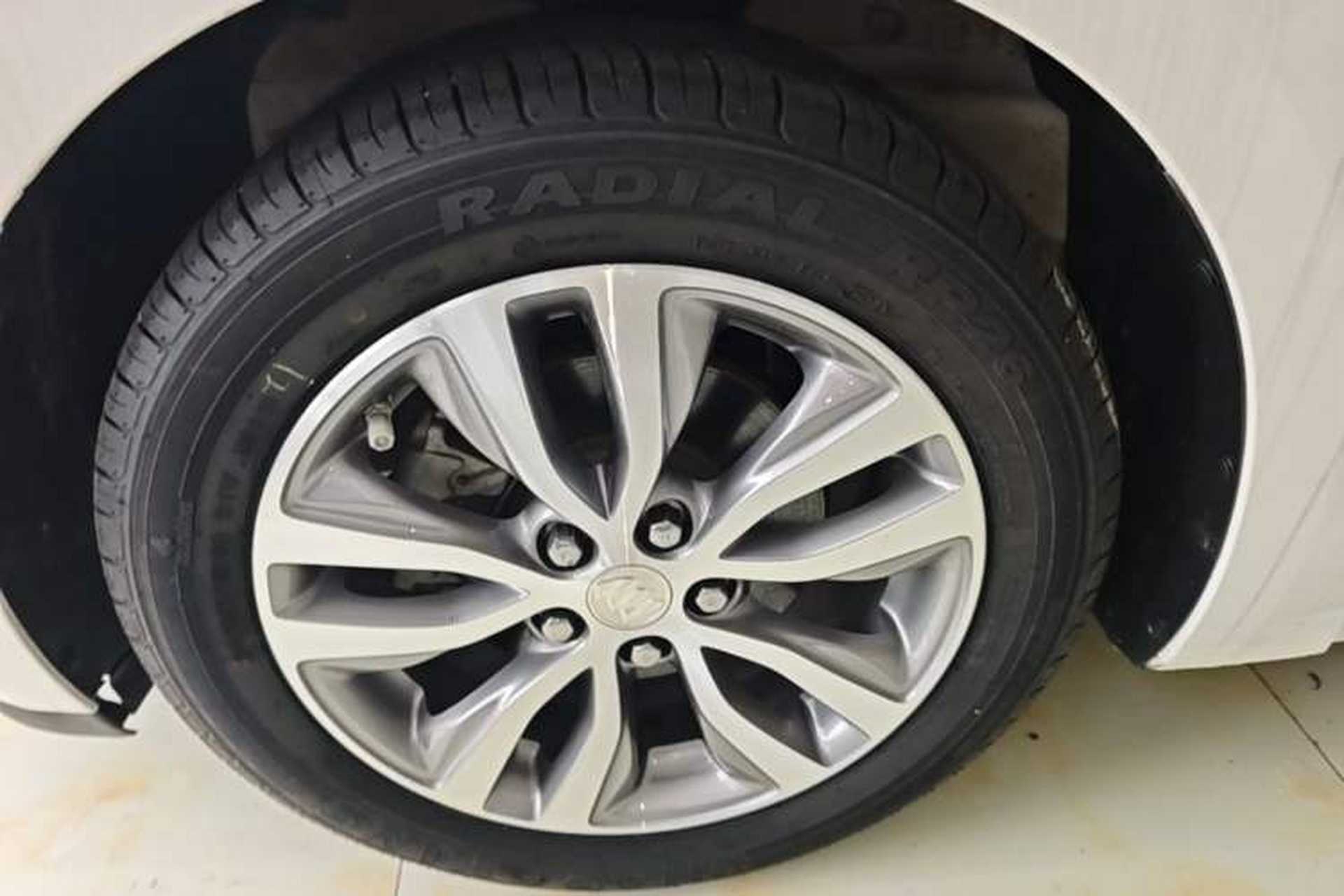Used Buick GT 2021 1.3T Automatic Mild Hybrid Elite Version Left Front Wheel Hub