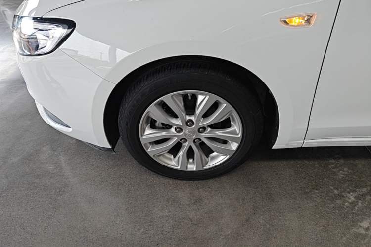 Used Buick GT 2021 Revised Version Flagship 1.5L Automatic Elite Edition Left Front Wheel Hub