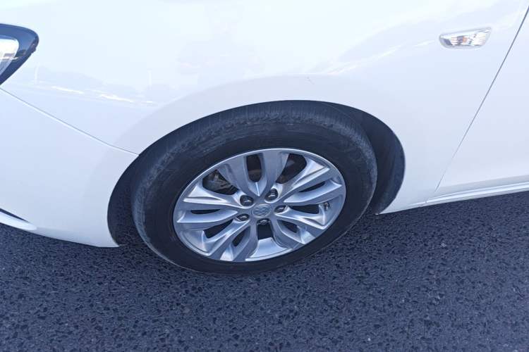 Used Buick GT 2021 Revised Version Flagship 1.5L Automatic Elite Edition Left Front Wheel Hub