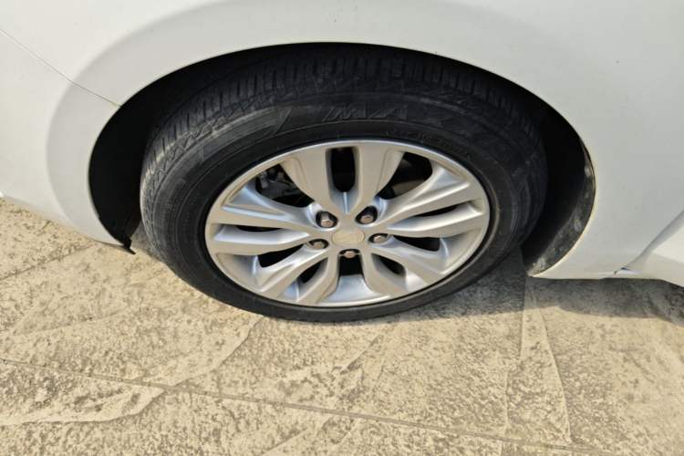Used Buick GT 2021 Revised Version Flagship 1.5L Automatic Elite Edition Left Front Wheel Hub