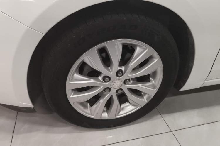 Used Buick GT 2021 Revised Version Flagship 1.5L Automatic Elite Edition Left Front Wheel Hub