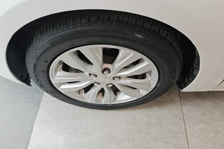 Used Buick GT 2021 Revised Version Flagship 1.5L Automatic Elite Edition Left Front Wheel Hub