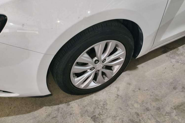 Used Buick GT 2021 Exemplar 1.5L Automatic Elite Version Left Front Wheel Hub