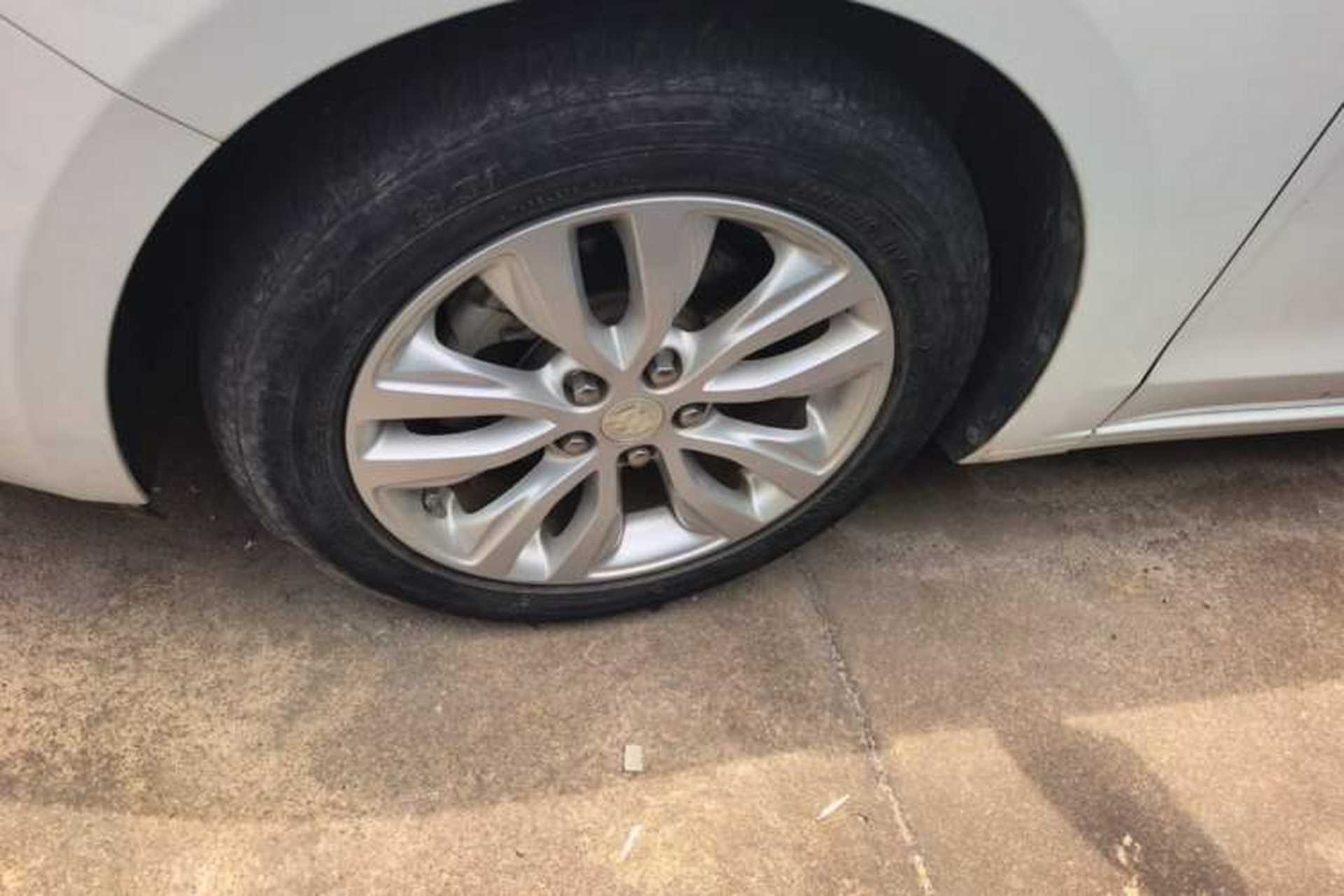 Used Buick GT 2021 Revised Version Flagship 1.5L Automatic Elite Edition Left Front Wheel Hub
