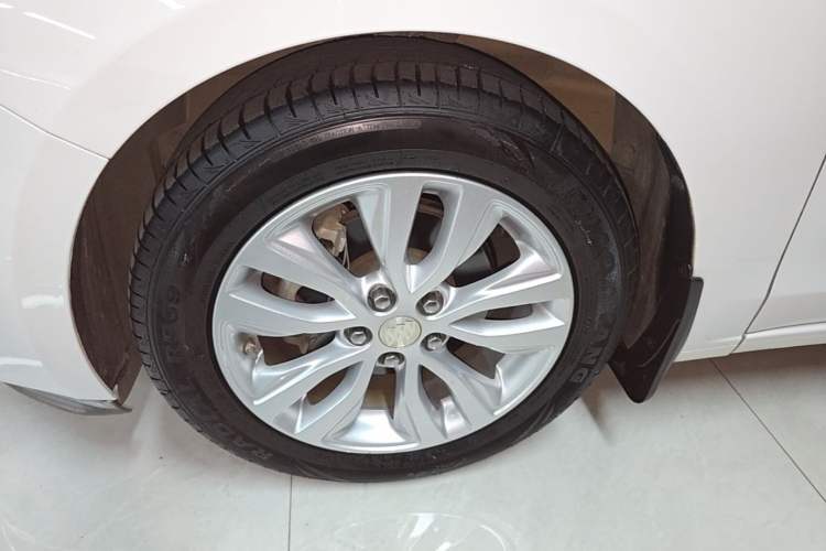 Used Buick GT 2021 Revised Version Flagship 1.5L Automatic Entry-Level Trim Left Front Wheel Hub
