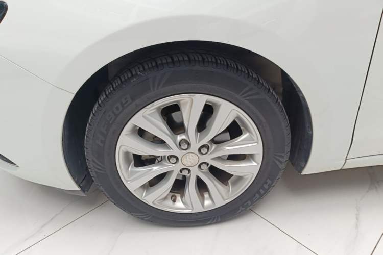 Used Buick GT 2021 Revised Version Flagship 1.5L Automatic Elite Edition Left Front Wheel Hub