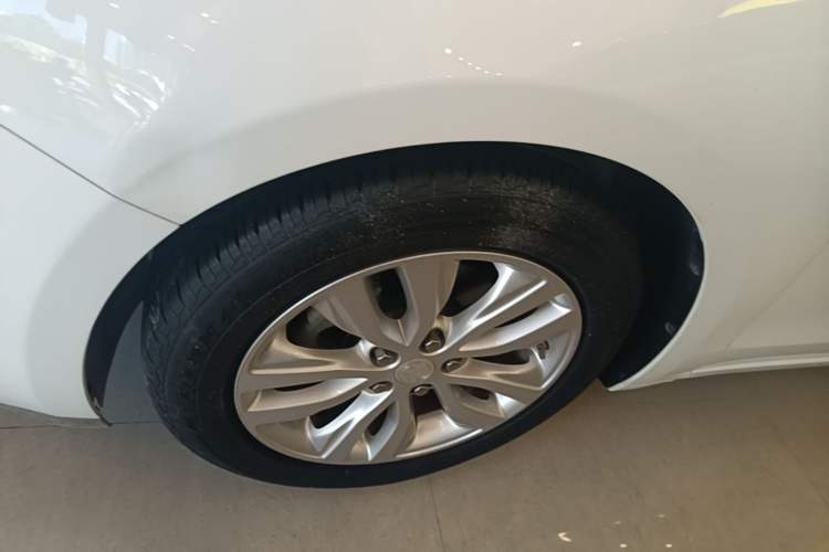 Used Buick GT 2021 Revised Version Flagship 1.5L Automatic Elite Edition Left Front Wheel Hub