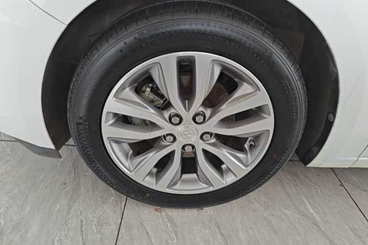 Used Buick GT 2021 1.3T Automatic Mild Hybrid Elite Version Left Front Wheel Hub