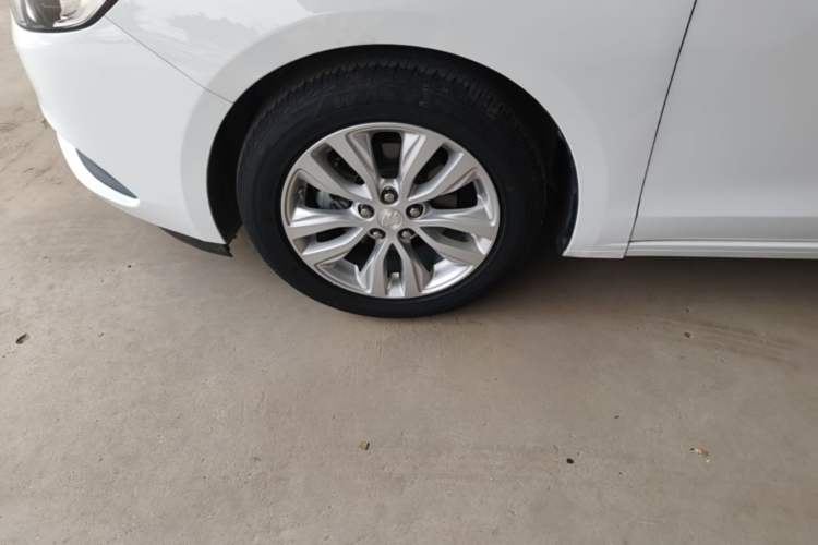 Used Buick GT 2021 Revised Version Flagship 1.5L Automatic Entry-Level Trim Left Front Wheel Hub