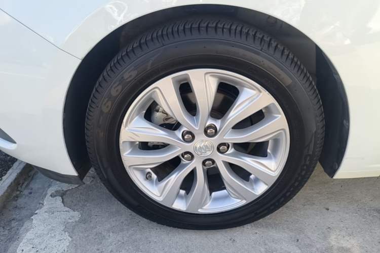 Used Buick GT 2021 Revised Version Flagship 1.5L Automatic Elite Edition Left Front Wheel Hub