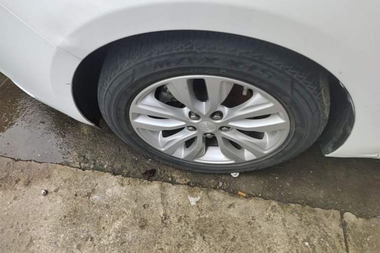 Used Buick GT 2021 Revised Version Flagship 1.5L Automatic Elite Edition Left Front Wheel Hub