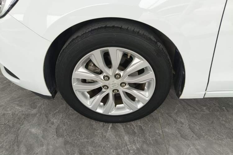 Used Buick GT 2021 Revised Version Flagship 1.5L Automatic Elite Edition Left Front Wheel Hub