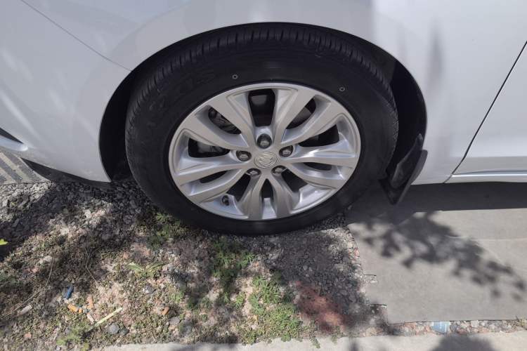 Used Buick GT 2021 Revised Version Flagship 1.5L Automatic Elite Edition Left Front Wheel Hub