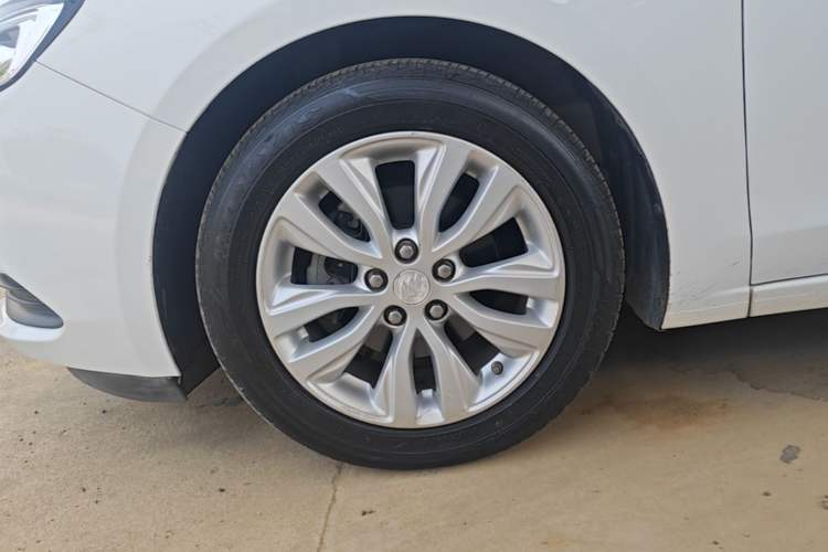Used Buick GT 2021 Exemplar 1.5L Automatic Elite Version Left Front Wheel Hub