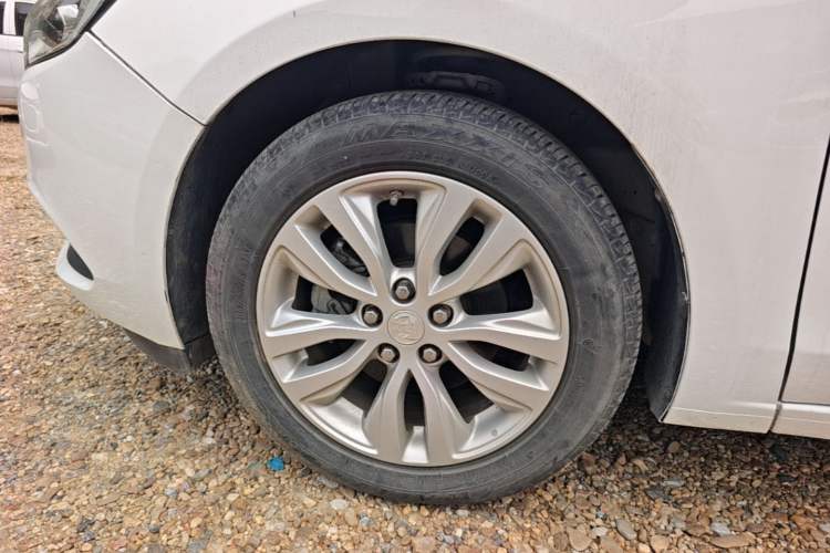 Used Buick GT 2021 Revised Version Flagship 1.5L Automatic Elite Edition Left Front Wheel Hub