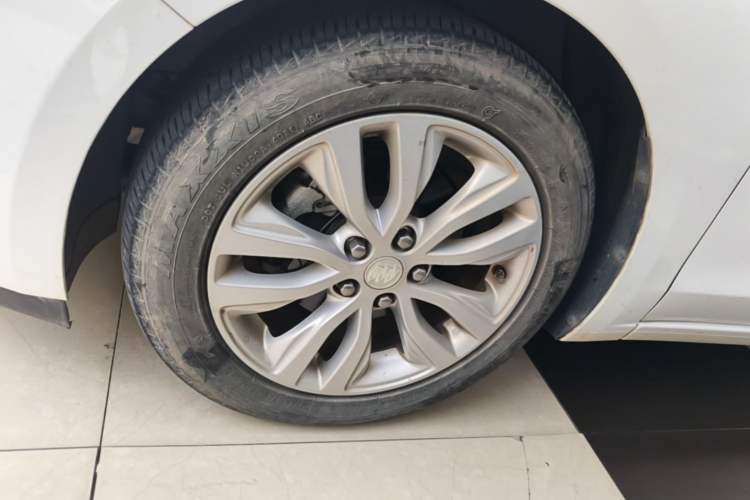 Used Buick GT 2021 Revised Version Flagship 1.5L Automatic Elite Edition Left Front Wheel Hub