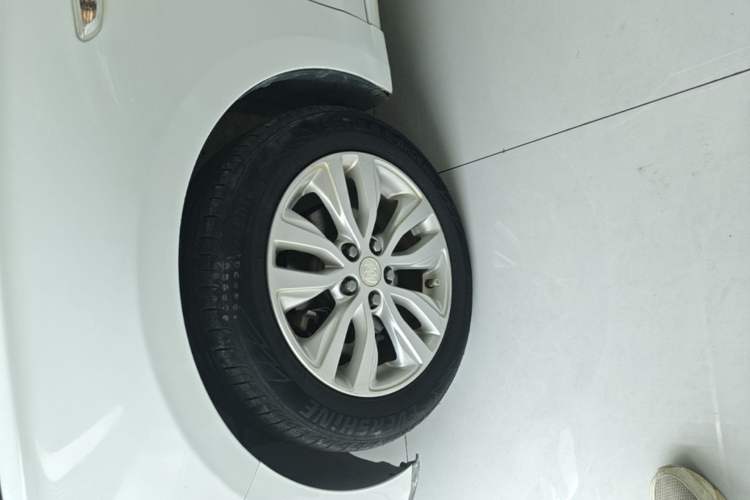 Used Buick GT 2021 Exemplar 1.5L Automatic Elite Version Left Front Wheel Hub