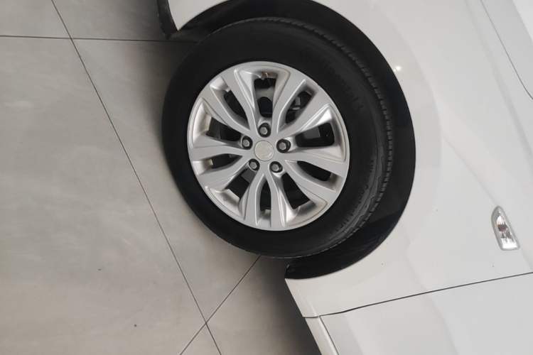 Used Buick GT 2021 Revised Version Flagship 1.5L Automatic Elite Edition Left Front Wheel Hub