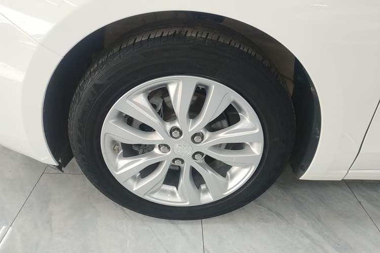 Used Buick GT 2021 Revised Version Flagship 1.5L Automatic Elite Edition Left Front Wheel Hub