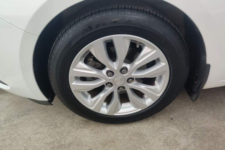 Used Buick GT 2021 Revised Version Flagship 1.5L Automatic Elite Edition Left Front Wheel Hub