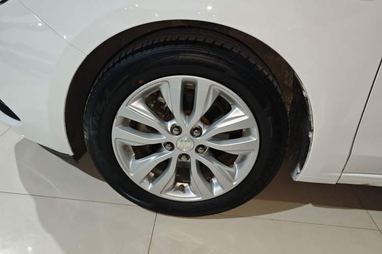 Used Buick GT 2021 Revised Version Flagship 1.5L Automatic Elite Edition Left Front Wheel Hub