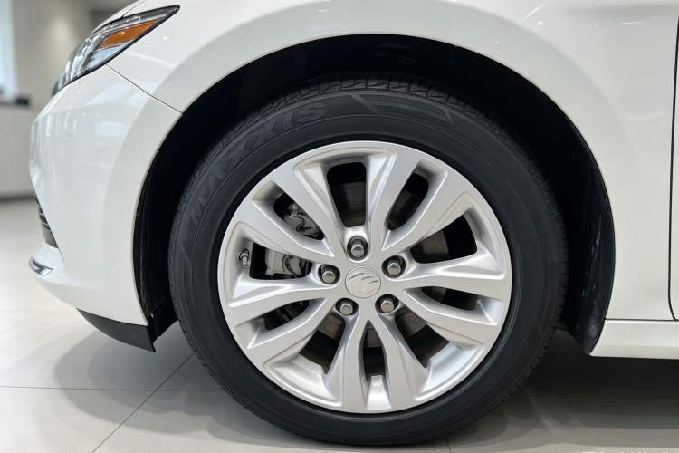 Used Buick GT 2021 Revised Version Flagship 1.5L Automatic Entry-Level Trim Left Front Wheel Hub