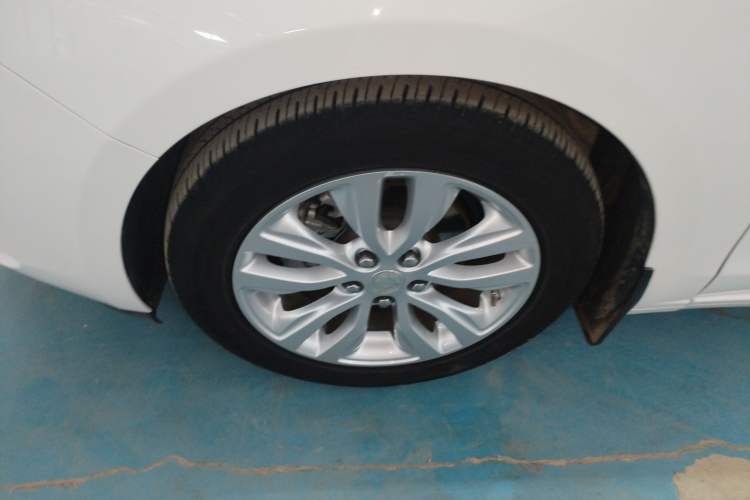Used Buick GT 2021 Revised Version Flagship 1.5L Automatic Elite Edition Left Front Wheel Hub