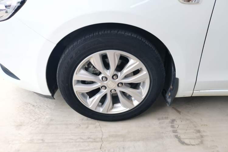 Used Buick GT 2021 Revised Version Flagship 1.5L Automatic Entry-Level Trim Left Front Wheel Hub