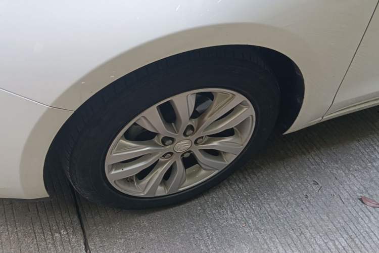 Used Buick GT 2021 Revised Version Flagship 1.5L Automatic Elite Edition Left Front Wheel Hub
