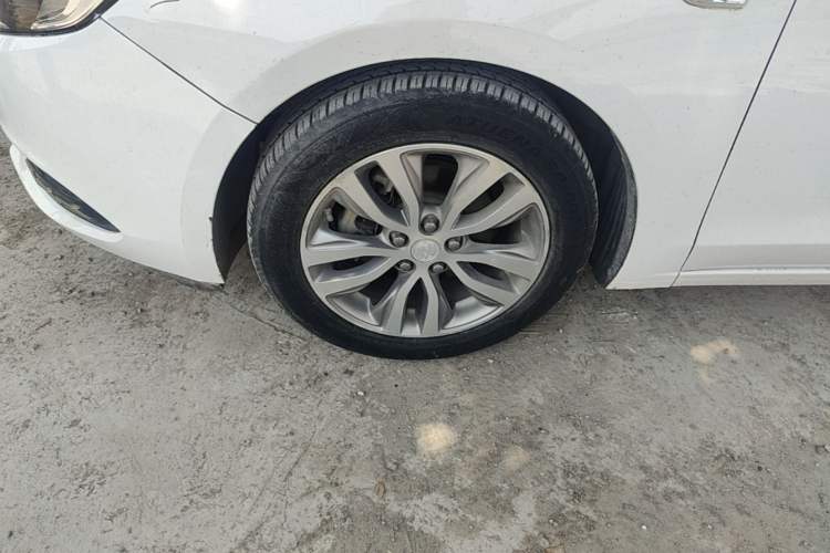 Used Buick GT 2021 1.3T Automatic Mild Hybrid Elite Version Left Front Wheel Hub