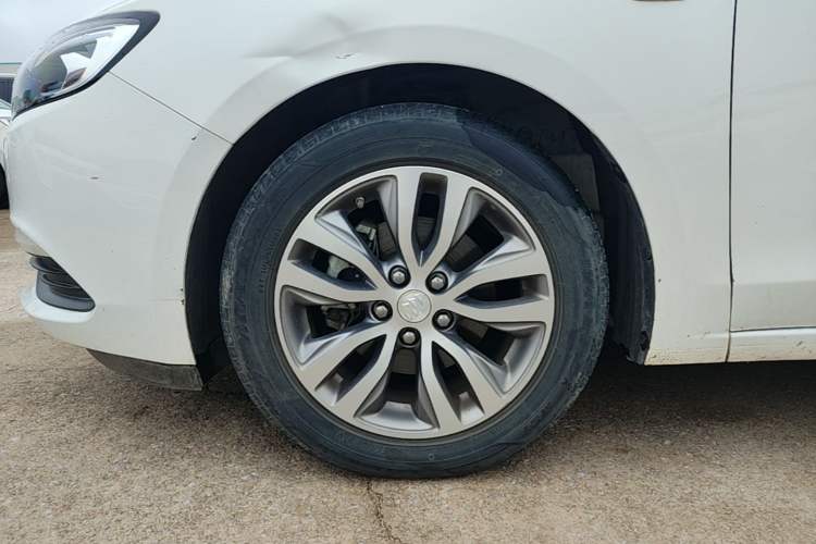 Used Buick GT 2021 1.3T Automatic Mild Hybrid Elite Version Left Front Wheel Hub