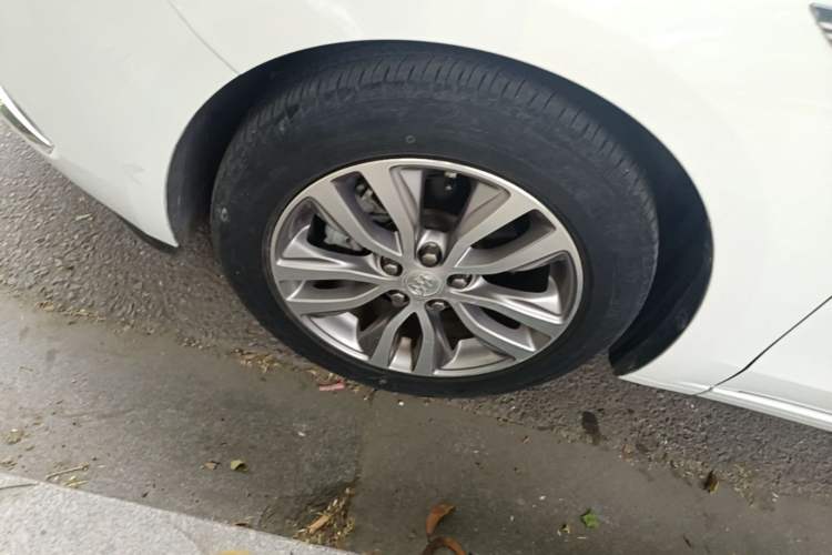 Used Buick GT 2021 Revised Version 1.3T Automatic Mild Hybrid Elite Edition Left Front Wheel Hub