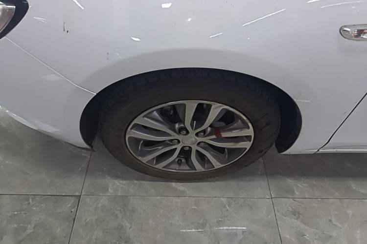 Used Buick GT 2021 1.3T Automatic Mild Hybrid Elite Version Left Front Wheel Hub