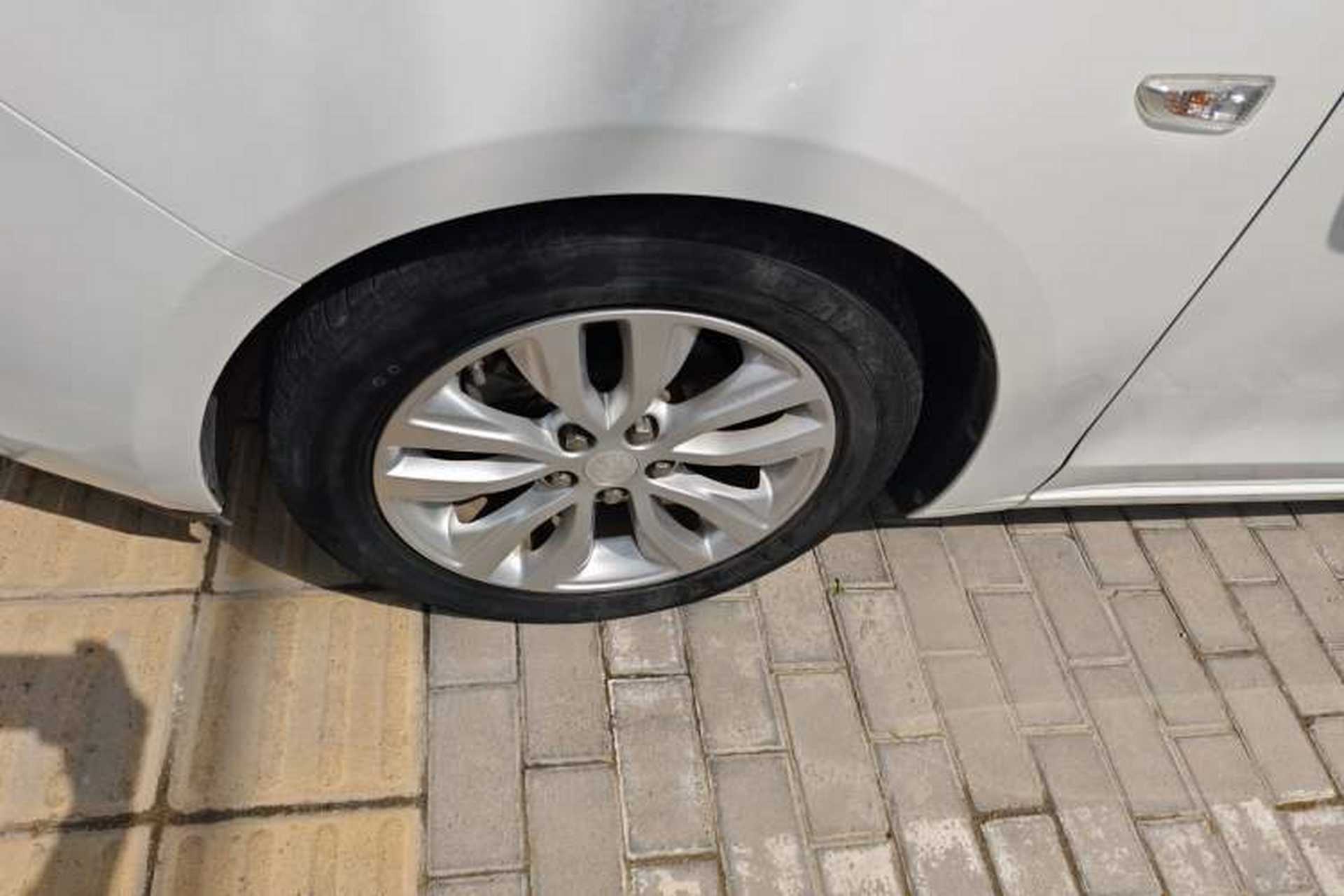 Used Buick GT 2021 Revised Version Flagship 1.5L Automatic Elite Edition Left Front Wheel Hub