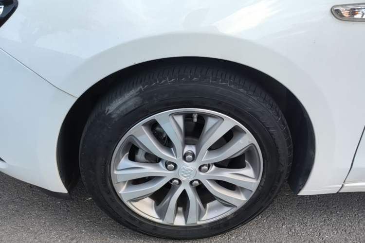 Used Buick GT 2021 Revised Version 1.3T Automatic Mild Hybrid Elite Edition Left Front Wheel Hub