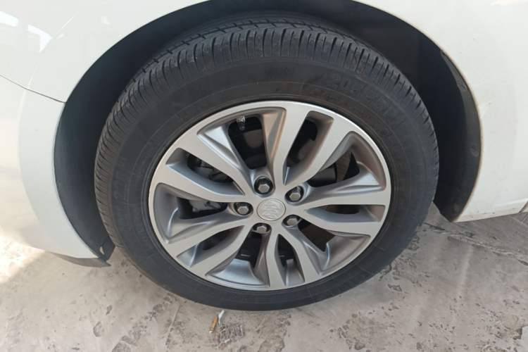 Used Buick GT 2021 1.3T Automatic Mild Hybrid Elite Version Left Front Wheel Hub